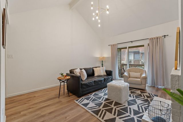 2100 Tanglewilde Street 422, Houston, TX 77063