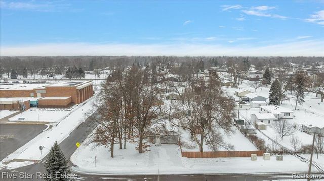 3061 Culbertson Avenue, Rochester Hills, MI 48307