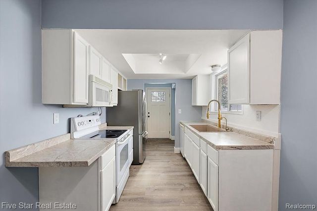 3061 Culbertson Avenue, Rochester Hills, MI 48307