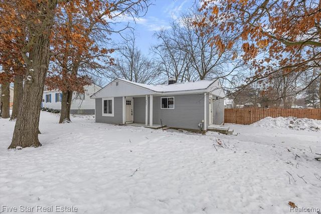 3061 Culbertson Avenue, Rochester Hills, MI 48307