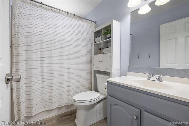 3061 Culbertson Avenue, Rochester Hills, MI 48307