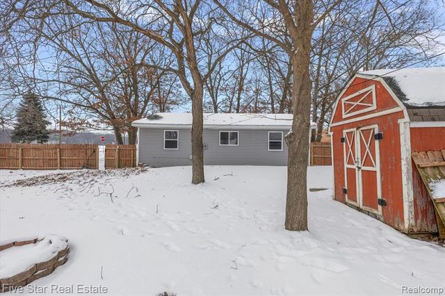 3061 Culbertson Avenue, Rochester Hills, MI 48307