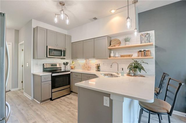 21058 W 118th Terrace, Olathe, KS 66061