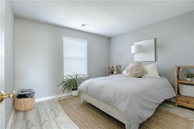 21058 W 118th Terrace, Olathe, KS 66061