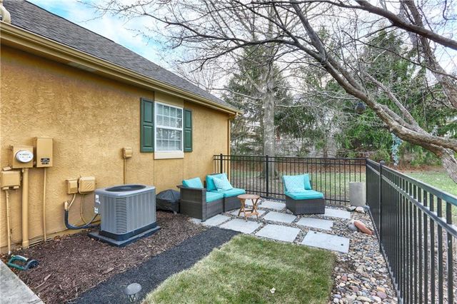 21058 W 118th Terrace, Olathe, KS 66061