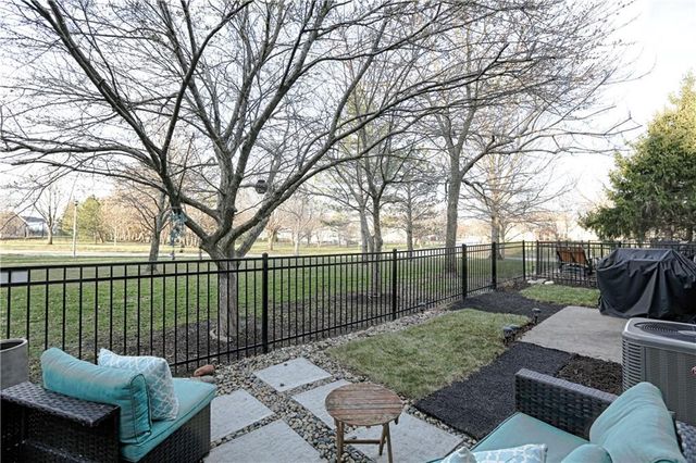 21058 W 118th Terrace, Olathe, KS 66061