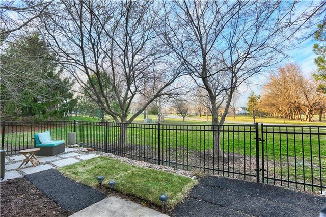 21058 W 118th Terrace, Olathe, KS 66061