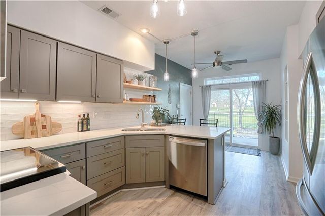 21058 W 118th Terrace, Olathe, KS 66061