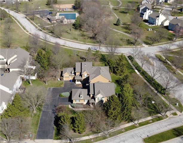 21058 W 118th Terrace, Olathe, KS 66061