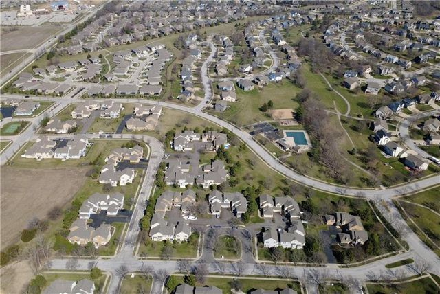 21058 W 118th Terrace, Olathe, KS 66061