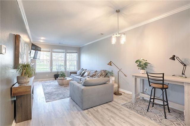 21058 W 118th Terrace, Olathe, KS 66061