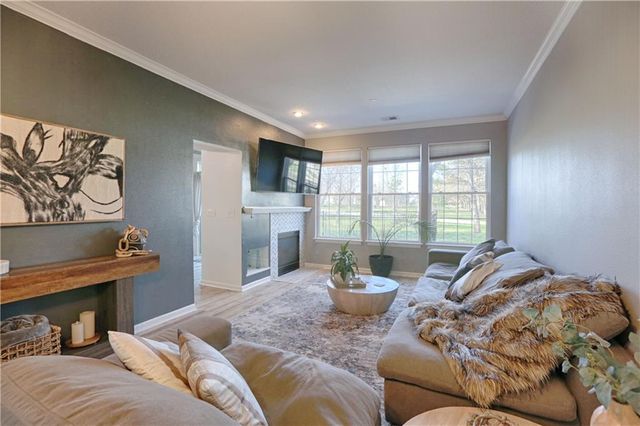 21058 W 118th Terrace, Olathe, KS 66061