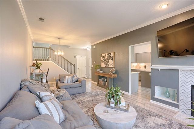 21058 W 118th Terrace, Olathe, KS 66061