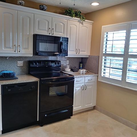 8045 Eastlake Drive 1-g, Boca Raton, FL 33433
