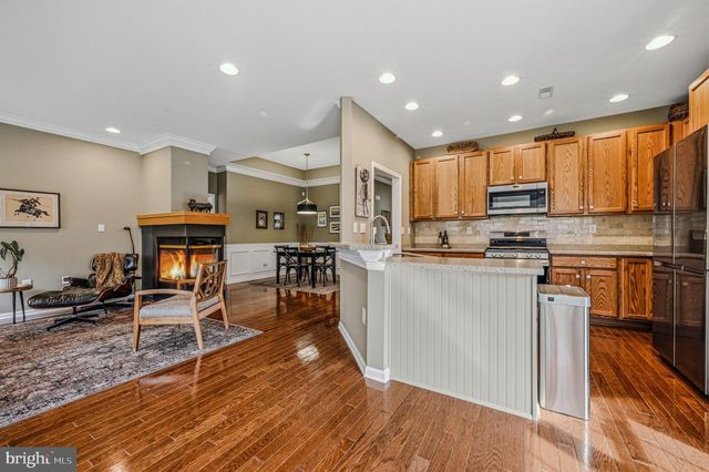 8 IRWIN DR, Upper Chichester, PA 19061