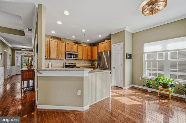 8 IRWIN DR, Upper Chichester, PA 19061