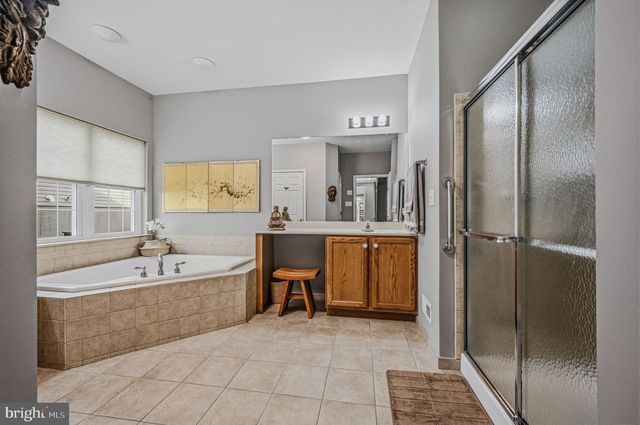 8 IRWIN DR, Upper Chichester, PA 19061