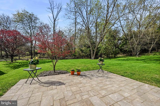 8 IRWIN DR, Upper Chichester, PA 19061