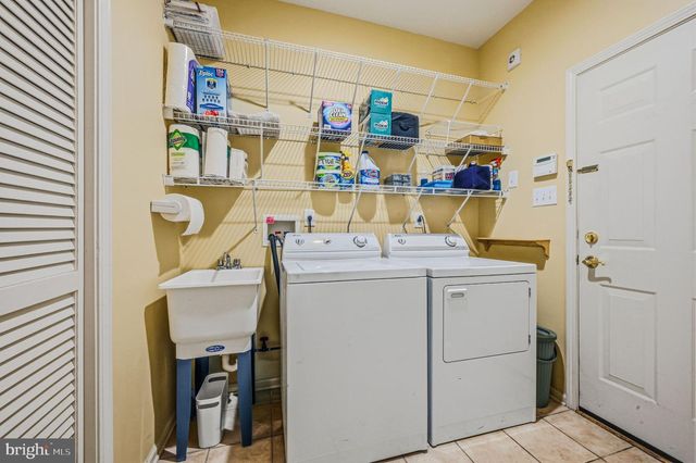 8 IRWIN DR, Upper Chichester, PA 19061