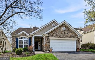 8 IRWIN DR, Upper Chichester, PA 19061