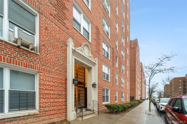 190 72nd St 136, Brooklyn, NY 11209