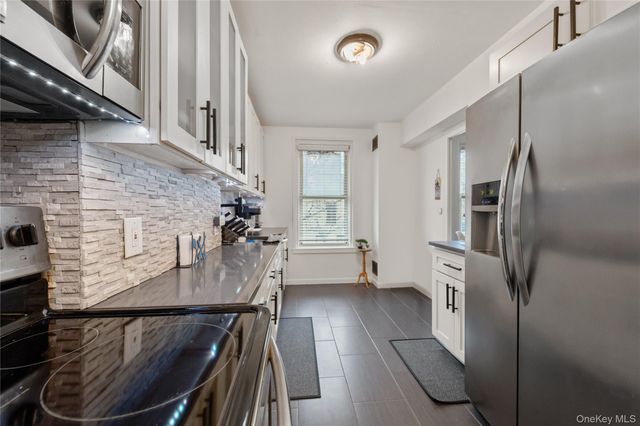 190 72nd St 136, Brooklyn, NY 11209