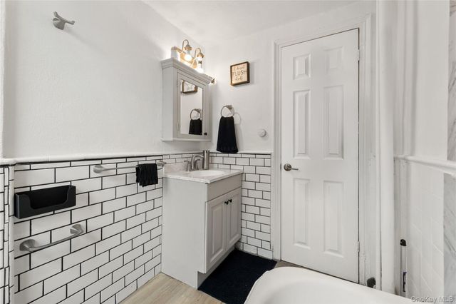 190 72nd St 136, Brooklyn, NY 11209