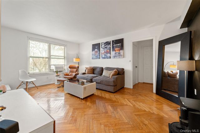 190 72nd St 136, Brooklyn, NY 11209