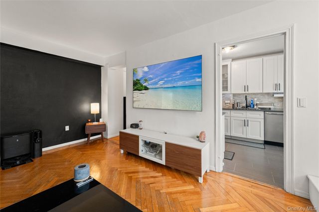 190 72nd St 136, Brooklyn, NY 11209