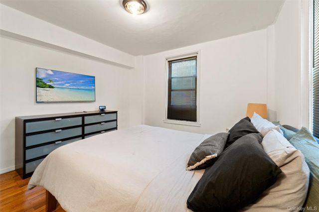 190 72nd St 136, Brooklyn, NY 11209