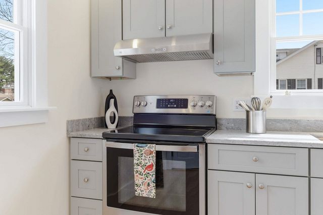 111 Essex Avenue, Portsmouth, NH 03801