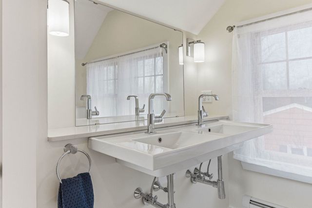 111 Essex Avenue, Portsmouth, NH 03801