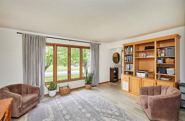 5223 Pommel Place, West Des Moines, IA 50265