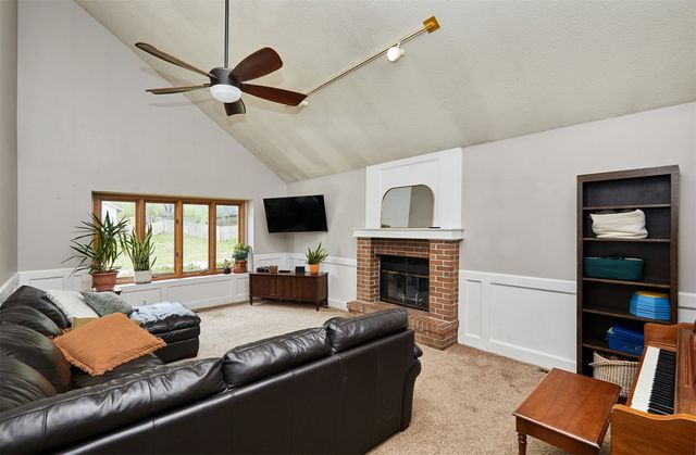 5223 Pommel Place, West Des Moines, IA 50265
