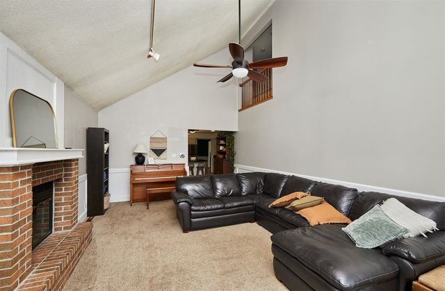 5223 Pommel Place, West Des Moines, IA 50265