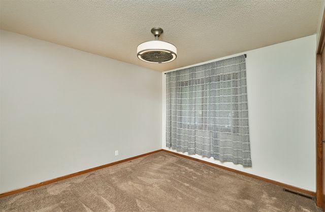 5223 Pommel Place, West Des Moines, IA 50265