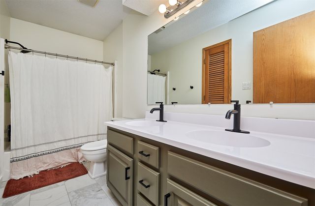 5223 Pommel Place, West Des Moines, IA 50265