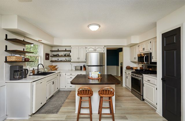 5223 Pommel Place, West Des Moines, IA 50265