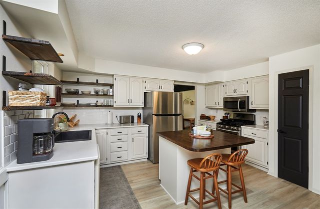5223 Pommel Place, West Des Moines, IA 50265