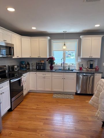43 Grace St, Chicopee, MA 01020