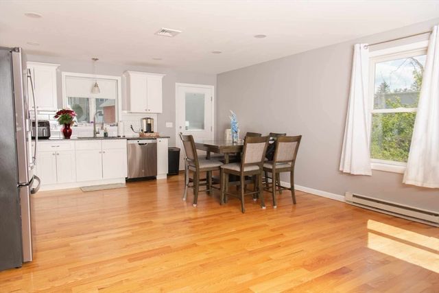 43 Grace St, Chicopee, MA 01020
