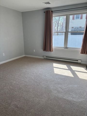 43 Grace St, Chicopee, MA 01020