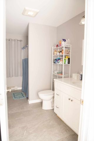 43 Grace St, Chicopee, MA 01020