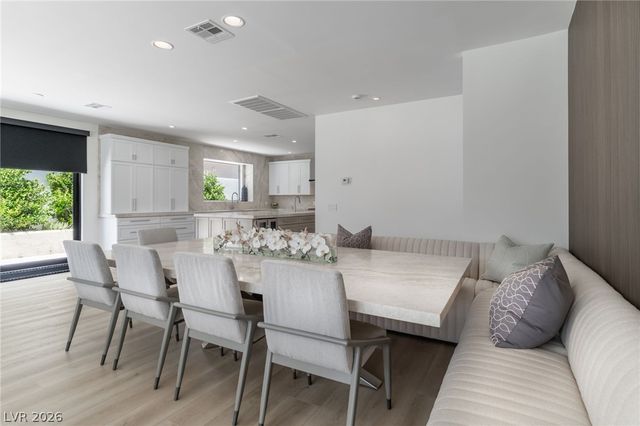 8633 Robinson Ridge Drive, Las Vegas, NV 89117