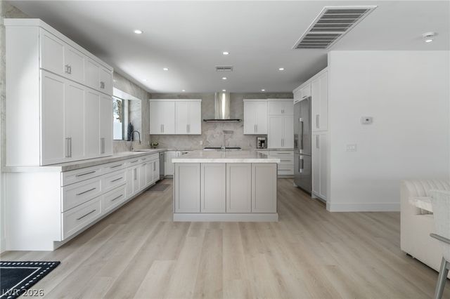 8633 Robinson Ridge Drive, Las Vegas, NV 89117