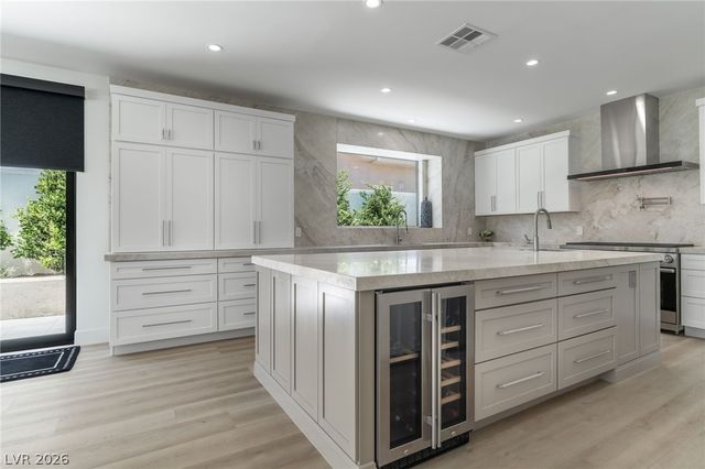 8633 Robinson Ridge Drive, Las Vegas, NV 89117