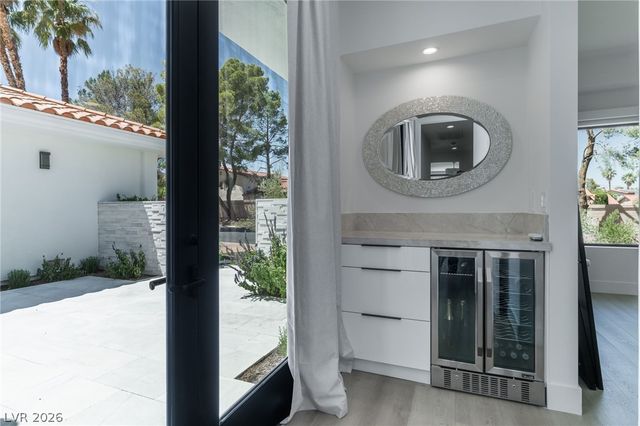 8633 Robinson Ridge Drive, Las Vegas, NV 89117