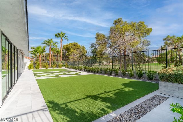 8633 Robinson Ridge Drive, Las Vegas, NV 89117