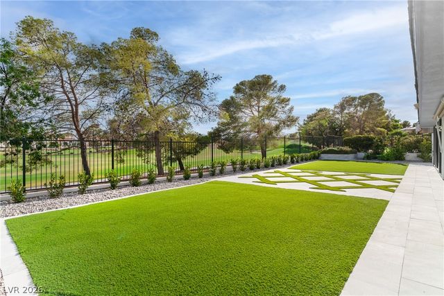 8633 Robinson Ridge Drive, Las Vegas, NV 89117