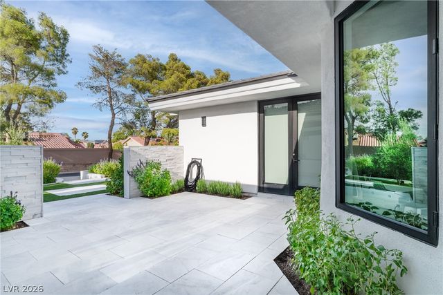 8633 Robinson Ridge Drive, Las Vegas, NV 89117